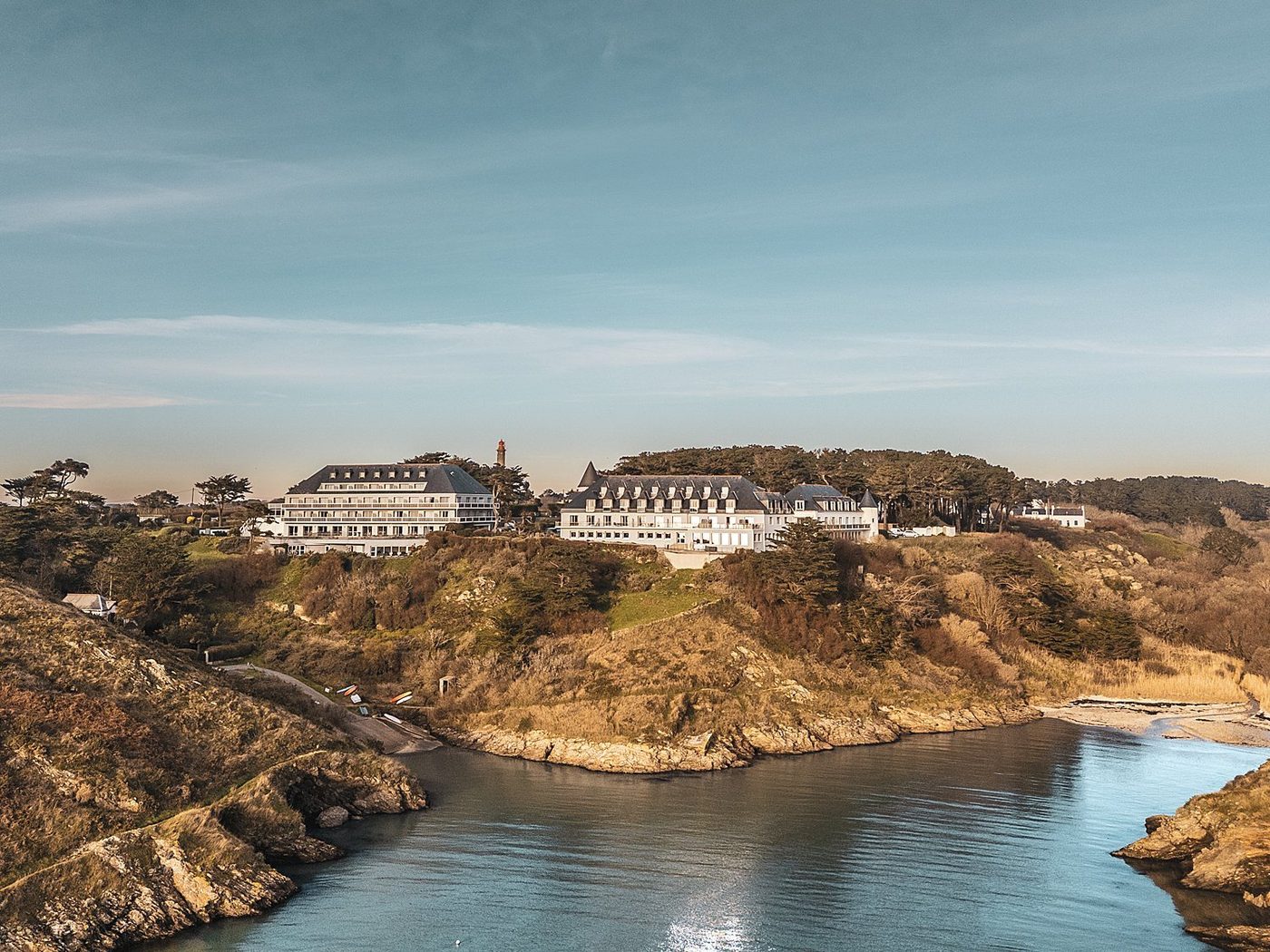 Le Castel Clara sur la falaise de Goulphar, à Belle-Île-en-Mer, premier de notre classement