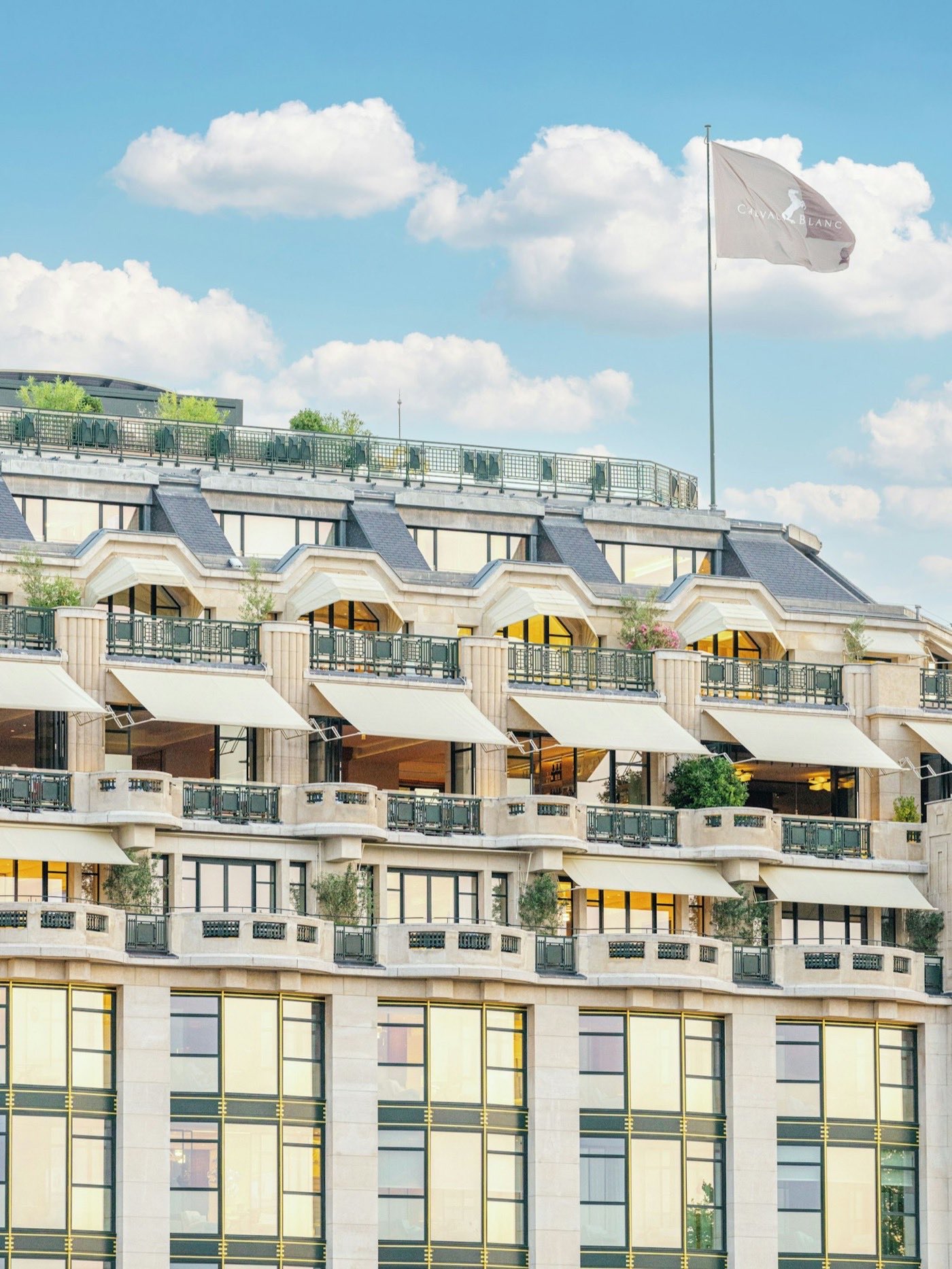 Façade du Cheval Blanc Paris, quai du Louvre