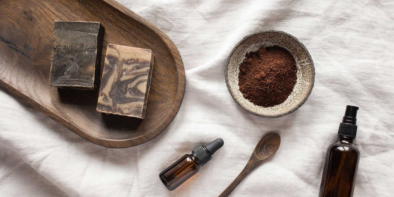 Savon noir, gommage et huiles du rituel hammam des Bains du Marais, Paris