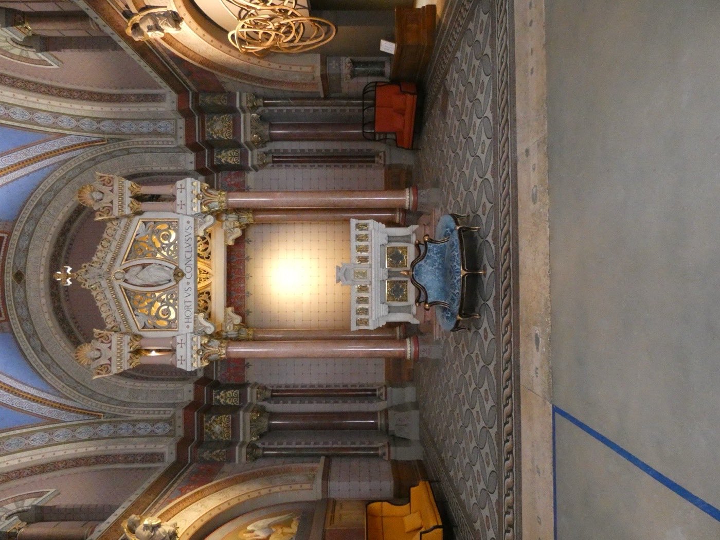 L'ancienne chapelle du couvent de la Visitation, devenue le hall du Fourvière Hotel