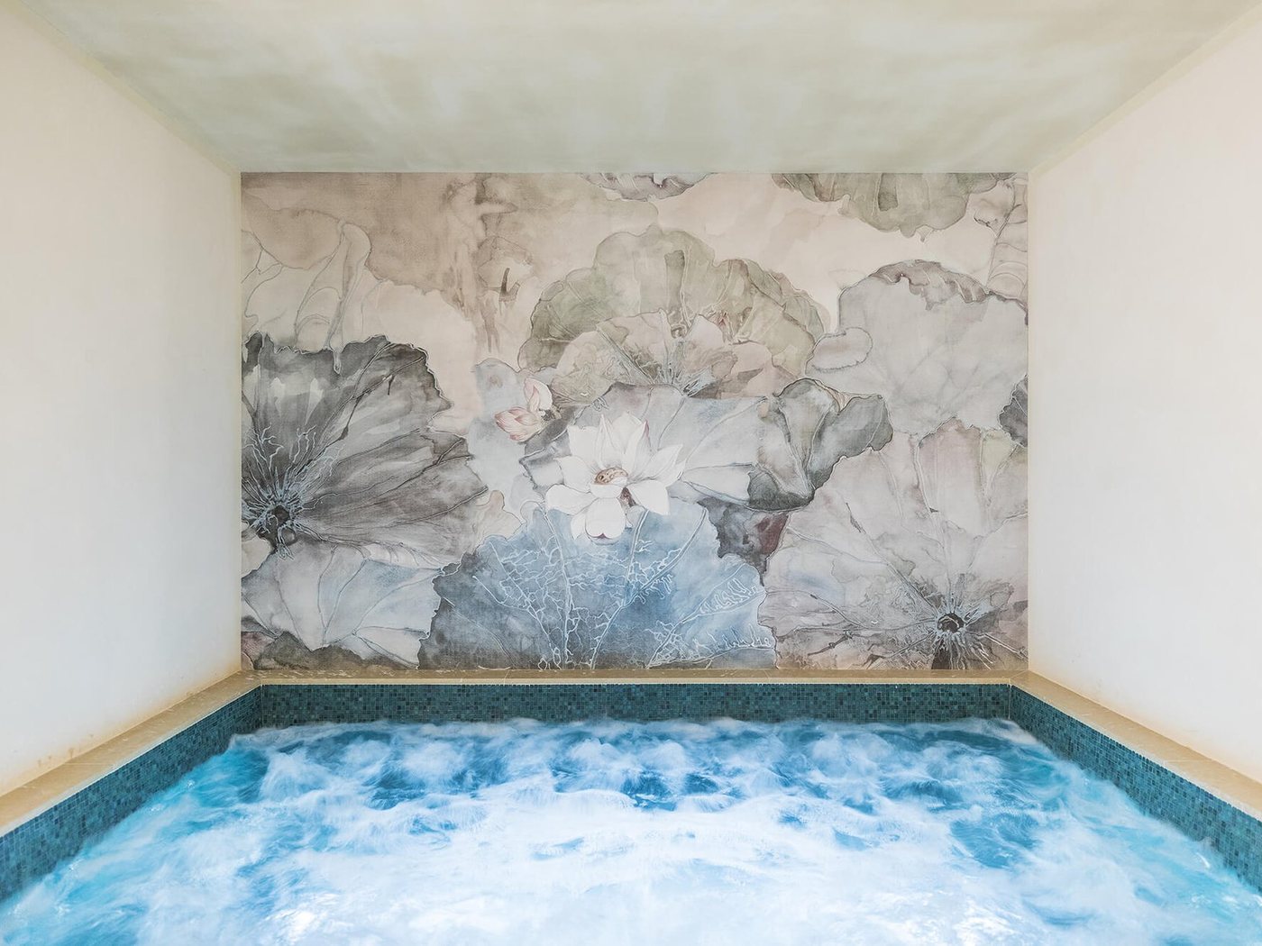 Le bain à remous du Spa Thala, à l'hôtel Grand Powers dans le Triangle d'Or