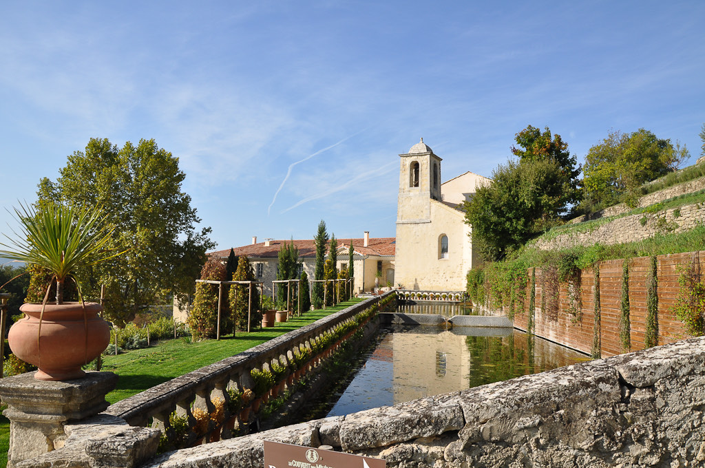 La chapelle et le bassin du Couvent des Minimes à Mane