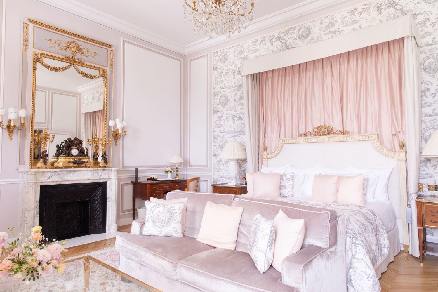 Une chambre du Domaine Les Crayères, à Reims